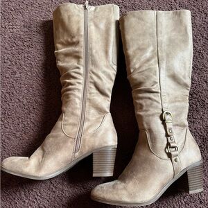 Stylish Tan Knee-High Kim Roger’s Heeled Boots Women’s 7.5 Suede